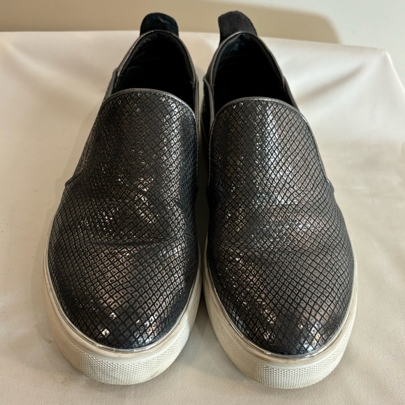 WISHBONE Sz 10 Slip On Loafers Snake Print Metallic Rubber Soles Slides Shoes - Picture 2 of 9